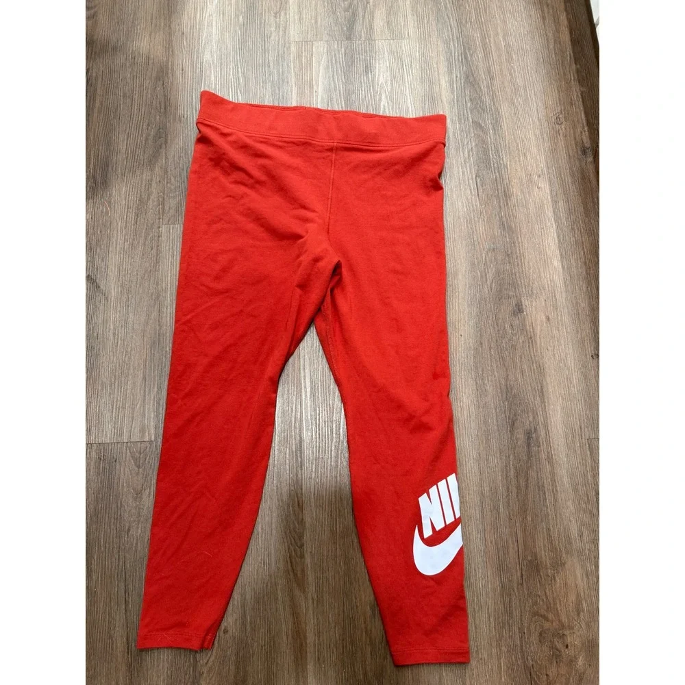 Nike Sportswear Essential Leggings Womens 1X Red White Logo High Rise 3977